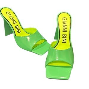 Gianni‎ Bini Women's Green Platform Heels